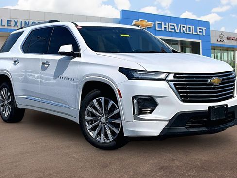 Used 2022 Chevrolet Traverse Premier image 1