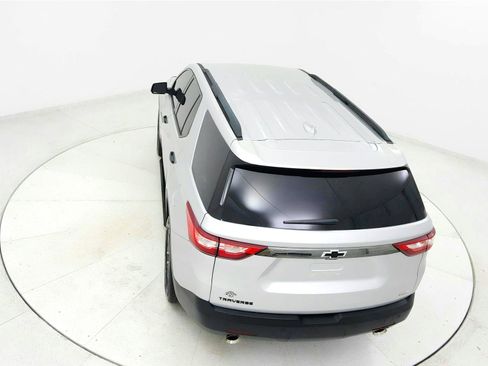 Used 2021 Chevrolet Traverse RS FWD image 16
