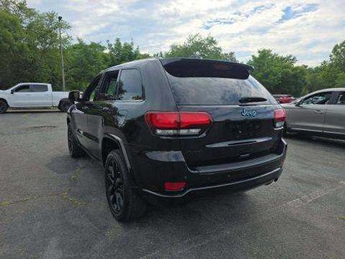 Used 2021 Jeep Grand Cherokee Laredo X AWD/4WD image 2