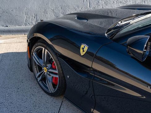 Certified 2022 Ferrari Portofino M image 12