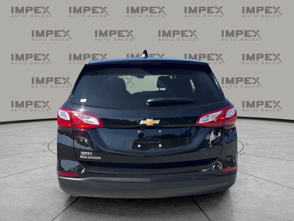 Used 2021 Chevrolet Equinox LS w/ LS Convenience Package FWD image 4