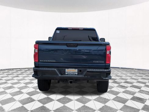 Used 2020 Chevrolet Silverado 2500 Custom w/ Custom Value Package AWD/4WD image 5