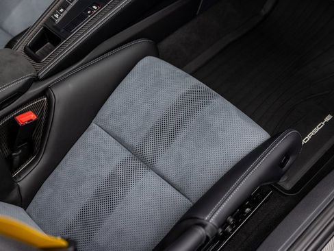 Used 2025 Porsche 718 Boxster Spyder RS image 32