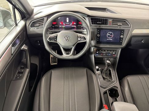 Used 2023 Volkswagen Tiguan SE R-Line image 26