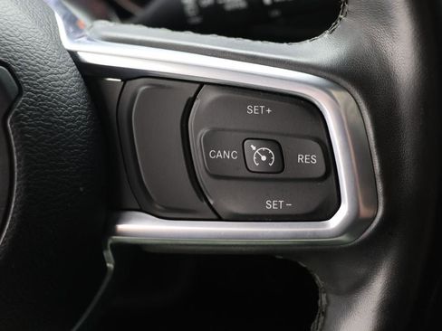 Used 2022 Jeep Wrangler Unlimited Sahara image 19