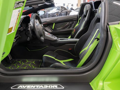 Used 2021 Lamborghini Aventador SVJ AWD/4WD image 20