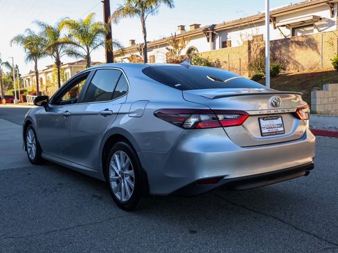 Used 2022 Toyota Camry LE image 6