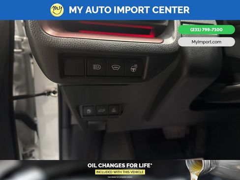 Used 2025 Toyota Prius XSE Premium w/ Limited Premium Package image 14