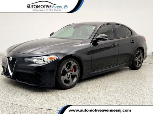 Used 2018 Alfa Romeo Giulia image 1