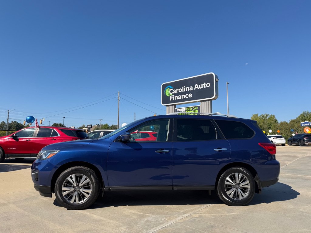 Used 2020 Nissan Pathfinder S FWD image 3