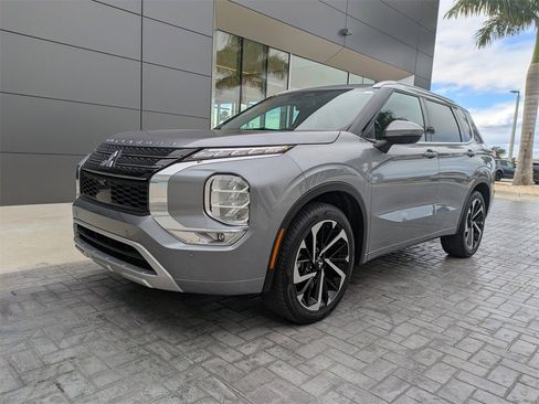 Used 2024 Mitsubishi Outlander SEL Black Edition image 8