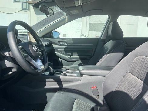 Used 2025 Nissan Altima 2.5 SV FWD image 10