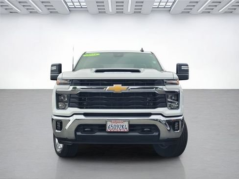 Used 2025 Chevrolet Silverado 2500 LT AWD/4WD image 2