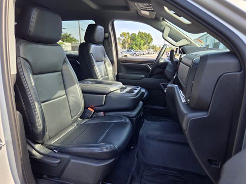 Used 2022 GMC Sierra 1500 Elevation w/ LPO, Elevation Black Package AWD/4WD image 18