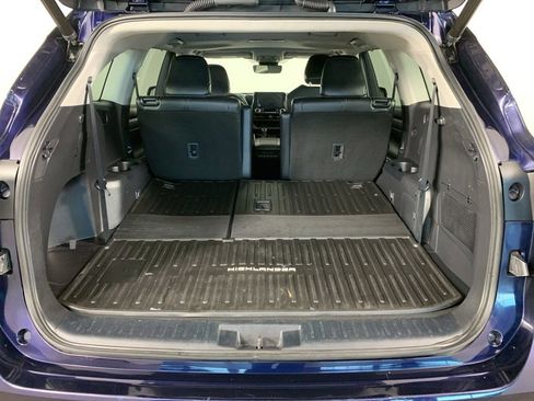 Used 2023 Toyota Highlander XLE AWD/4WD image 13