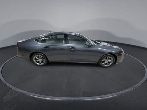 Used 2023 Honda Accord EX image 9