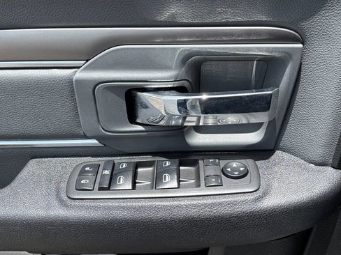 Used 2021 RAM 1500 Classic SLT RWD image 23