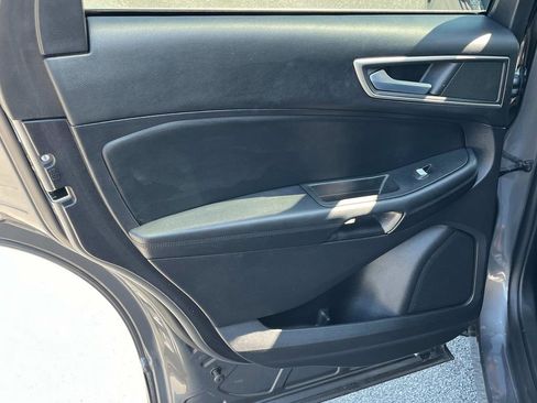 Used 2022 Ford Edge SEL w/ Convenience Package image 16