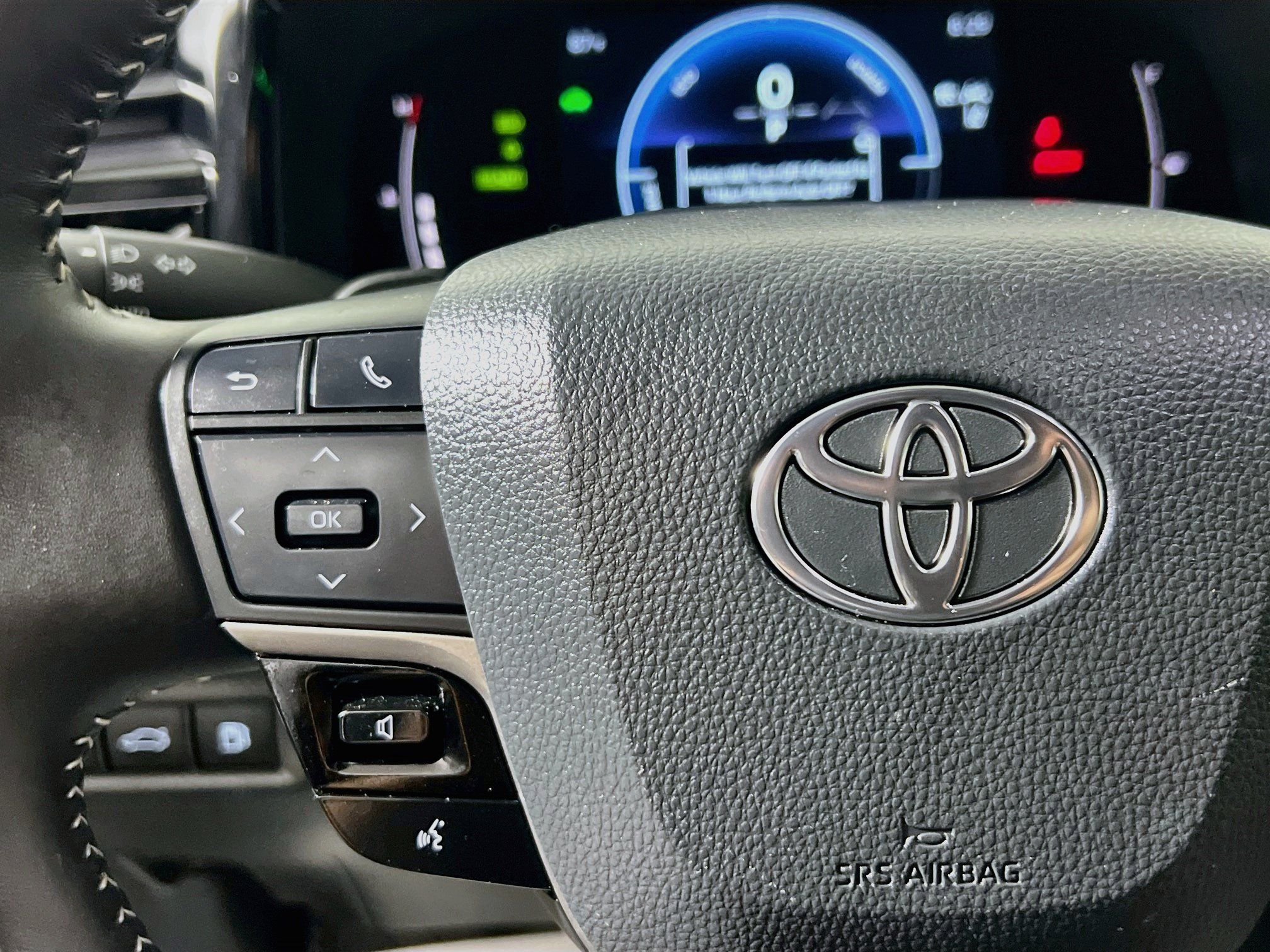 Used 2025 Toyota Camry SE w/ Convenience Package FWD image 18