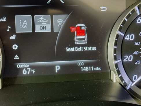 Certified 2022 Toyota Highlander XLE image 13