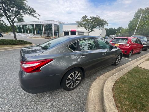 Used 2017 Nissan Altima 2.5 SV FWD image 11