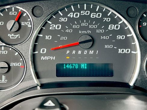 Used 2022 GMC Savana 2500 w/ Driver Convenience Package image 12