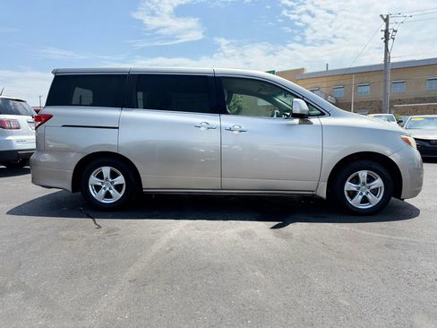 Used 2013 Nissan Quest SV w/ Leather Pkg FWD image 2