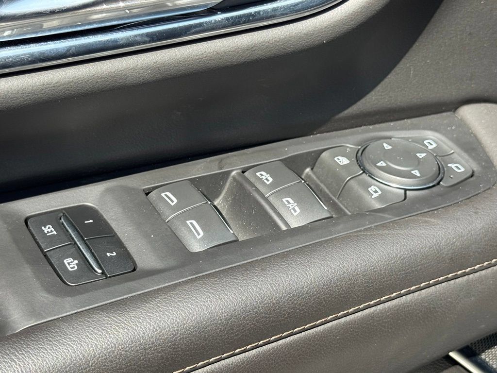 Used 2021 Chevrolet Tahoe High Country AWD/4WD image 18
