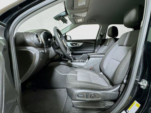 Certified 2025 Chevrolet Blazer LT FWD image 19