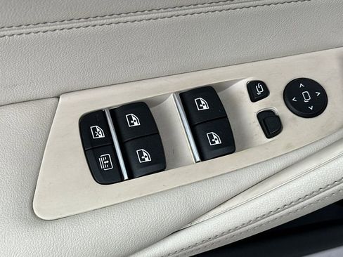 Used 2023 BMW 530e xDrive w/ Executive Package image 11