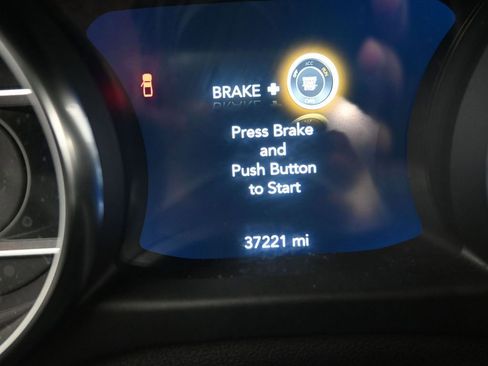 Used 2021 Jeep Gladiator Sport w/ Quick Order Package 24Q 80Th image 11