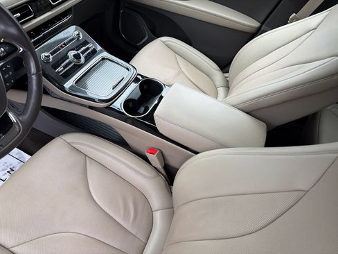 Used 2023 Lincoln Nautilus Reserve AWD/4WD image 17