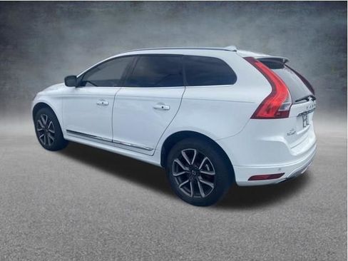 Used 2017 Volvo XC60 T6 Dynamic w/ Climate Package image 3