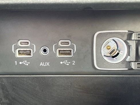 Used 2023 Jeep Grand Cherokee L Limited image 18