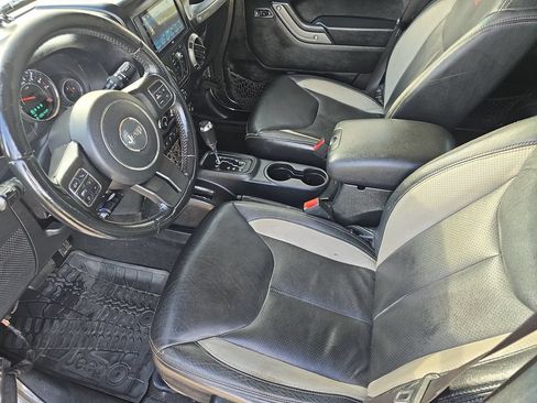 Used 2018 Jeep Wrangler Unlimited Sport S AWD/4WD image 16