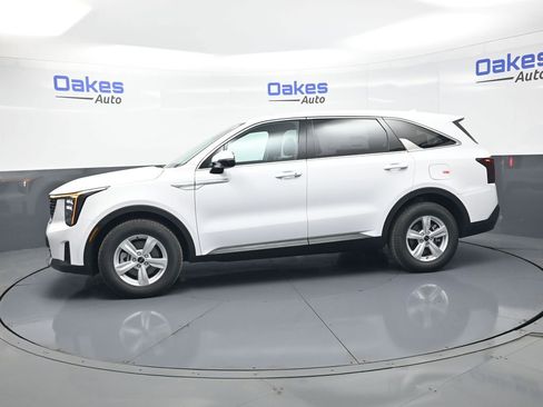 New 2026 Kia Sorento LX FWD image 5