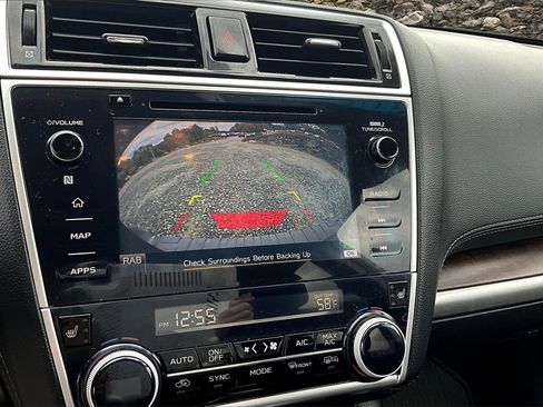 Used 2018 Subaru Outback 2.5i Limited image 16