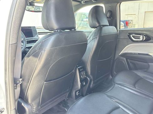 Used 2025 Jeep Compass Limited AWD/4WD image 16