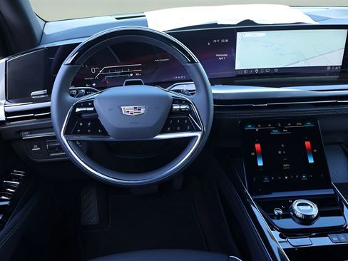 New 2026 Cadillac Escalade ESV Luxury RWD image 17