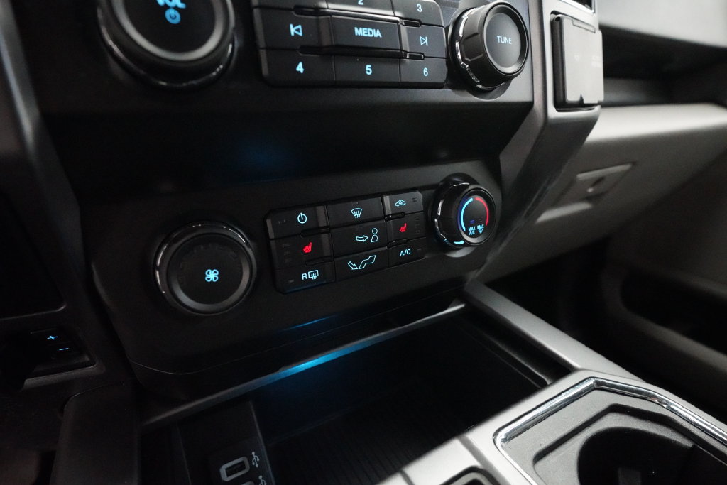 Used 2020 Ford F150 XLT w/ Equipment Group 302A Luxury AWD/4WD image 20