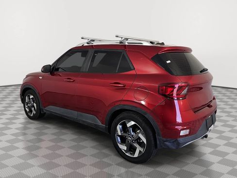 Used 2024 Hyundai Venue Limited FWD image 6