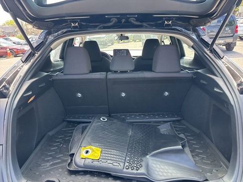 Used 2021 Toyota C-HR LE FWD image 10