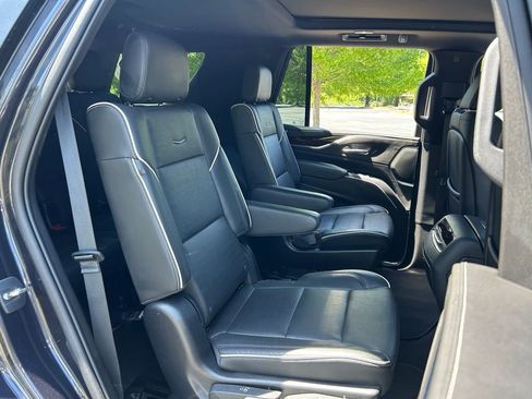 Used 2022 Cadillac Escalade Premium Luxury w/ LPO, Illumination Package AWD/4WD image 48