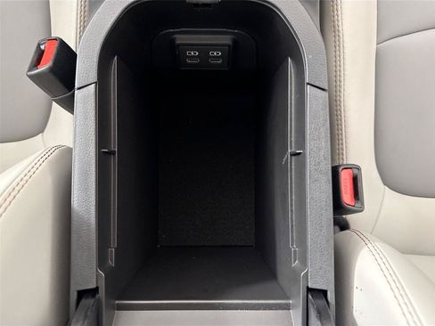 Certified 2025 Toyota RAV4 XLE Premium FWD image 32