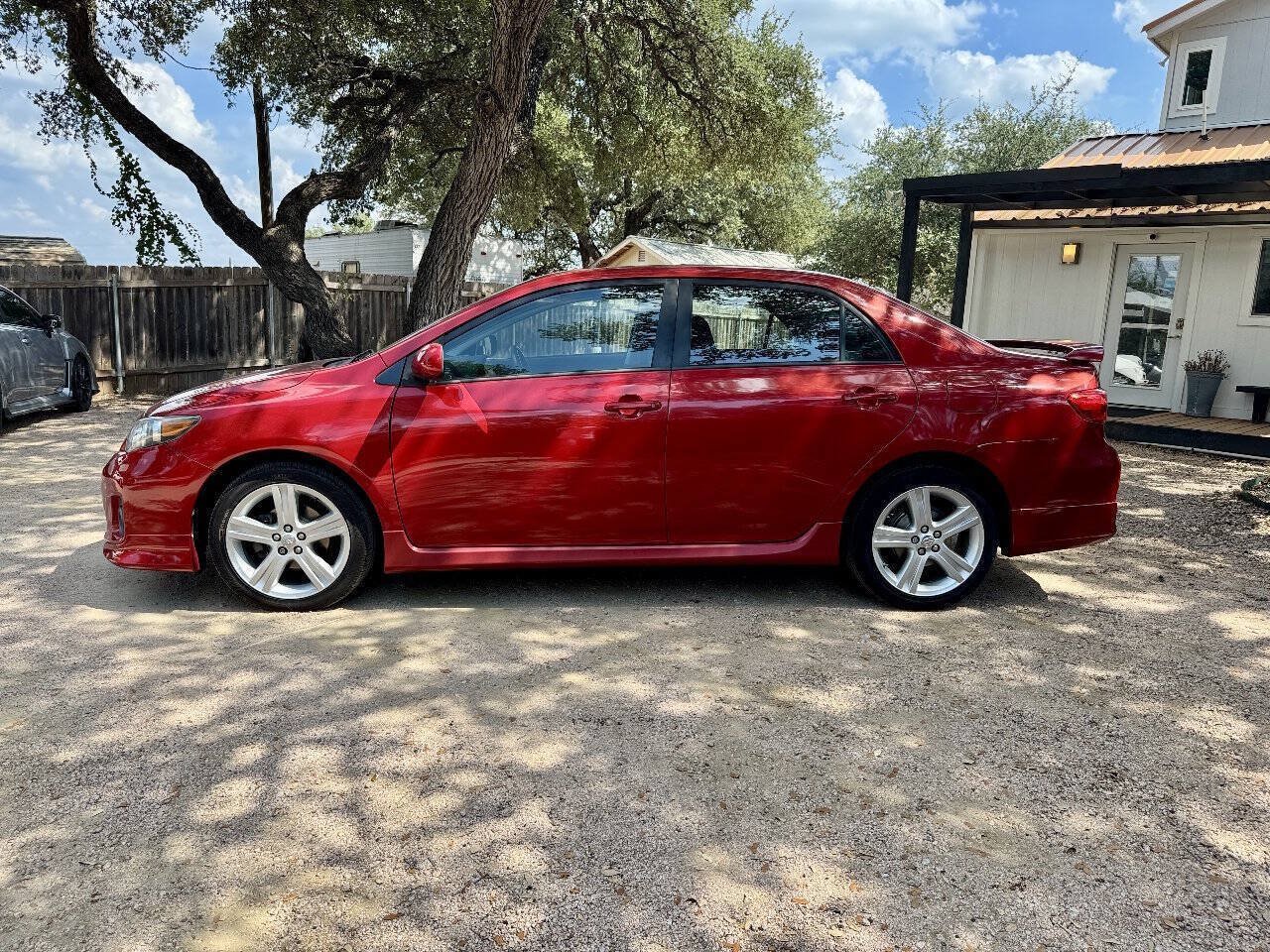 Used 2013 Toyota Corolla S w/ Premium Pkg FWD image 9