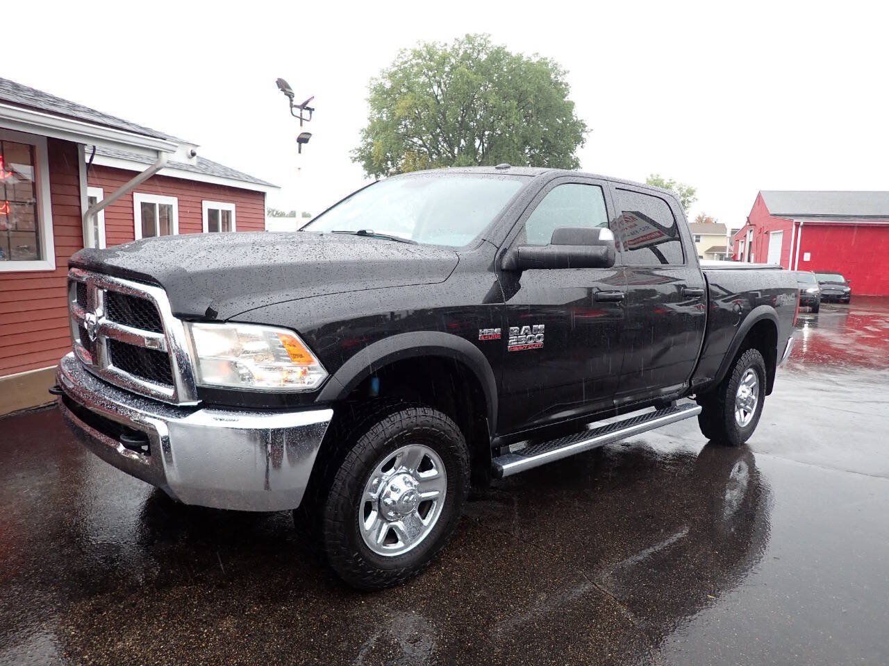 Used 2018 RAM 2500 Tradesman w/ Chrome Appearance Group AWD/4WD image 3