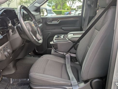Used 2023 Chevrolet Silverado 1500 LT AWD/4WD image 16