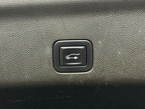 Used 2021 Chevrolet Tahoe LT AWD/4WD image 30