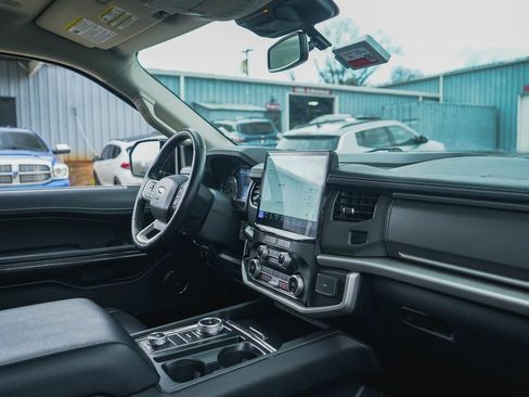Used 2023 Ford Expedition Max XLT image 10