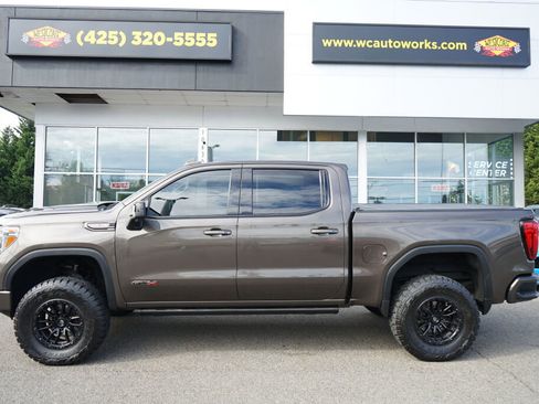Used 2019 GMC Sierra 1500 AT4 w/ AT4 Premium Package image 2